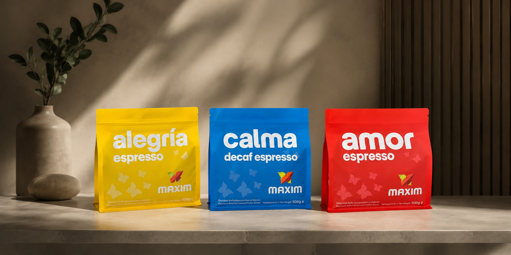 Drei Maxim Kaffeesorten — alegría, calma decaf, amor — eigene Premium-Marke